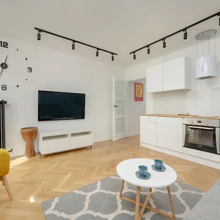 Modern Close To The Market Square By Renters *